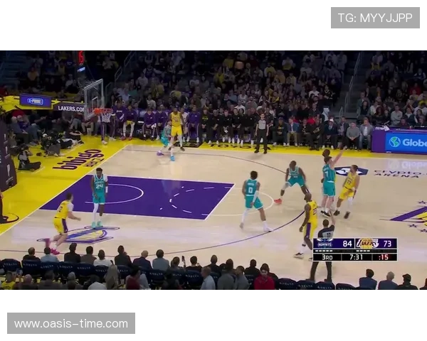 湖人鏖战黄蜂詹姆斯领衔攻防对决看点十足常规赛关键一战全场焦点解析