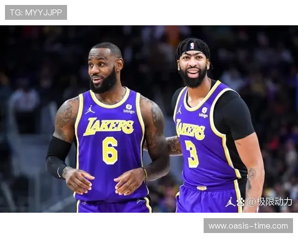 金州勇士迎战纽约尼克斯焦点对决引爆东西部赛场球迷期待的巅峰之战